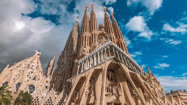 Spanish language course with online and offline options